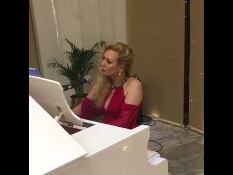 Vesta singer - pianist cover Attention