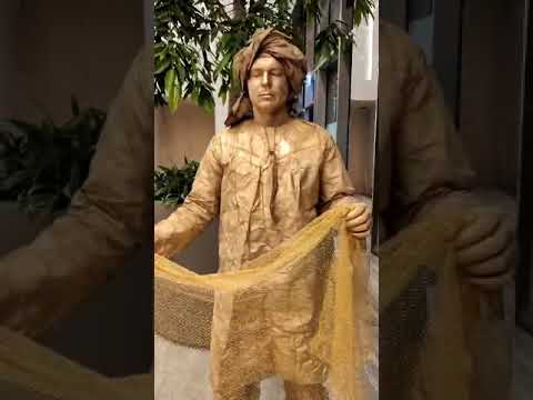 Living Statue