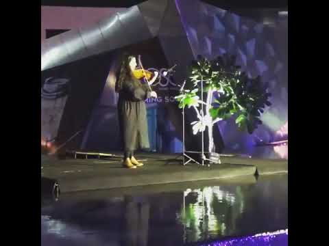 Lucie Violin 3