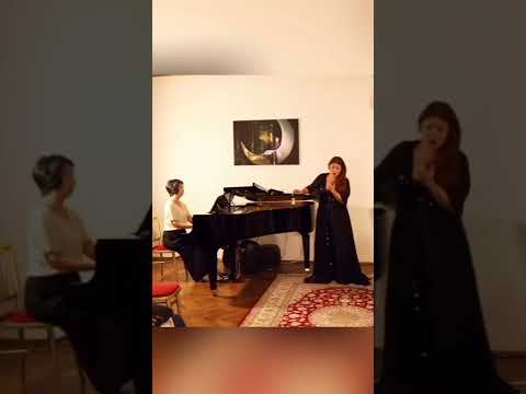 ezazi singing 3