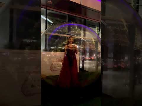 electric cello in the bubble