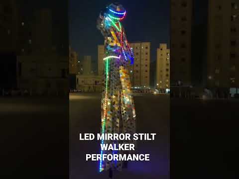 LED MIRROR STILT WALKER PERFORMANCE