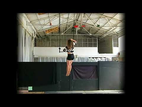 Static Trapeze Act