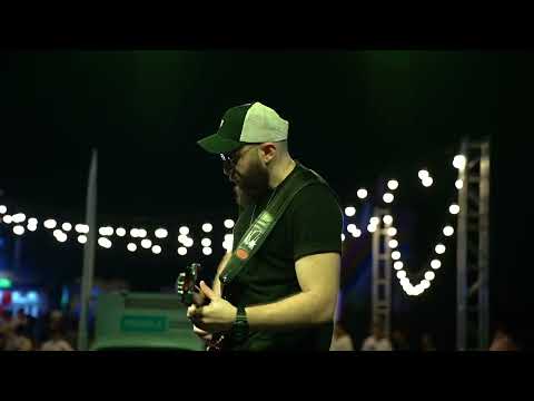 Guitar talks