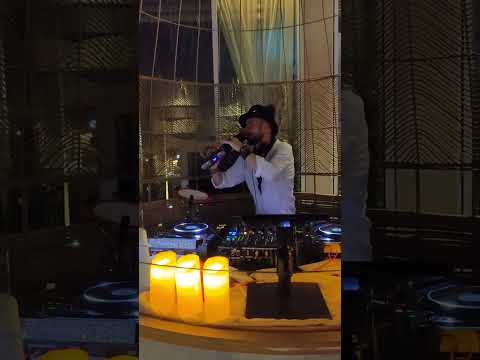 WOLO Live performance at Koko Bay (Dubái - The Palm)
