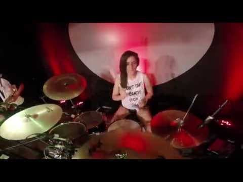 Valen Drummer - Asuntos Pendientes - Fuego en la Ruta