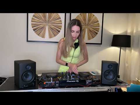 Hilde - melodic house