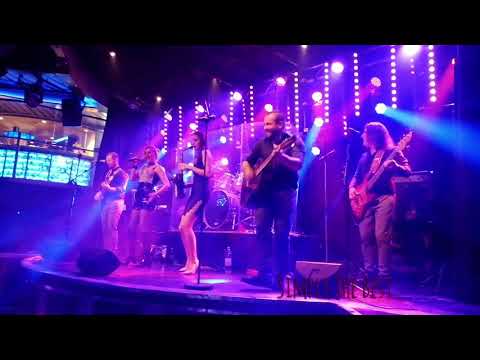 Nikki Sax and Gravity Band