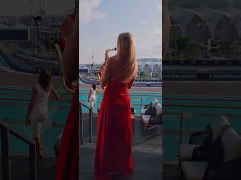 Live saxophone at F1