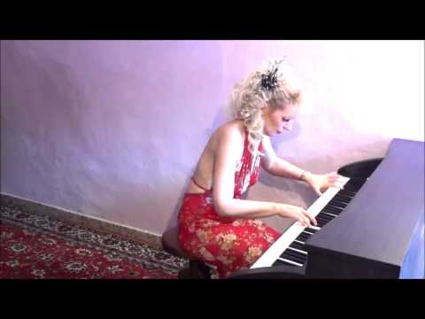 Simonetta Longo Playing INNO ALLA GIOIA