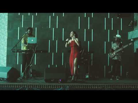 Eirini & The Band