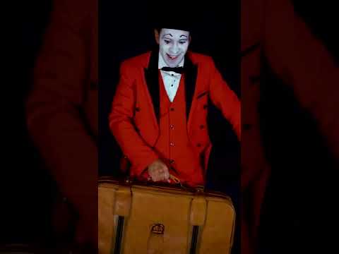 the gentlemime VISUAL JUGGLING