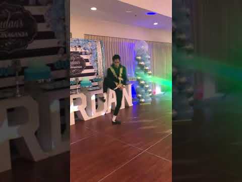 Michael Lite performs Jam