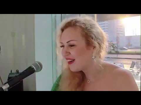 Vesta singer - pianist cover Ain't nobody