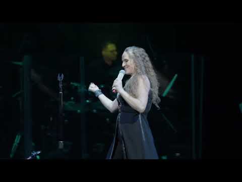 Kerrie Stirling Headliner Show Celebrity Solstice