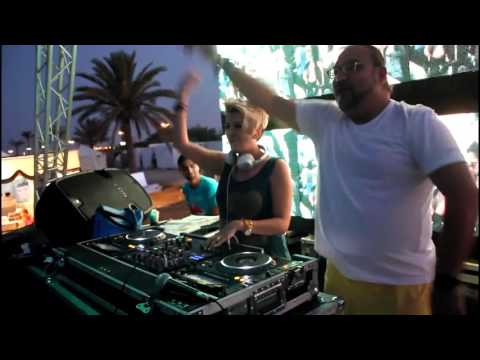 DJ Hanaa Montana With DJ Sary At La Plage