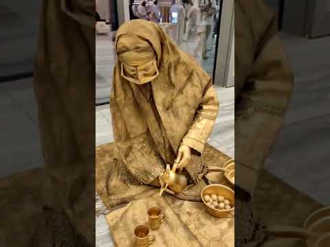 Living Statue