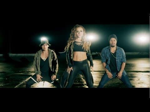 Carolina - Goza La Vida (Official Music Video)