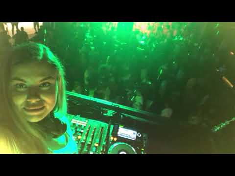 DJ Vicky Sky