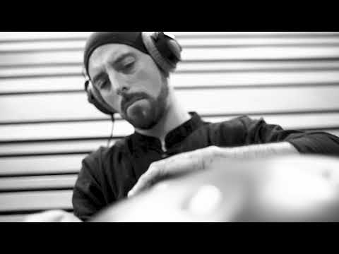 Patrizio Castrovinci playing handpan Meraki F minor