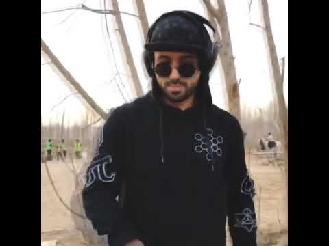 d j zex 4
