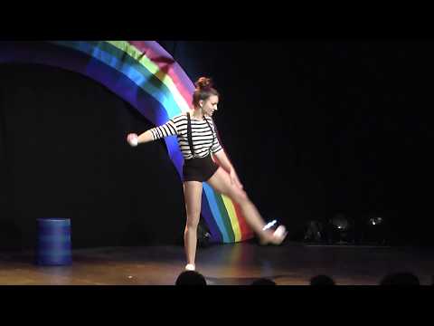 Trailer: Pied à Pied (Foot Juggling)
