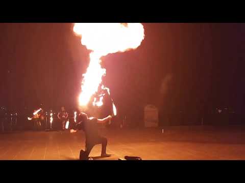 Beautifully Choreographed Fire Show - Flames of Wonder!