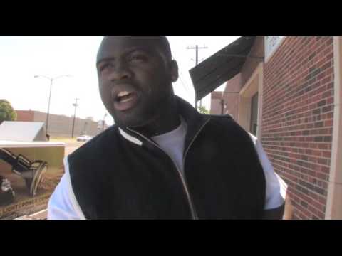 Behind the scenes of "Halle Berry" videoshoot