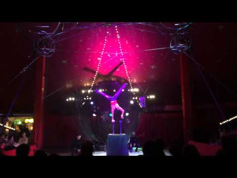 Handbalance act by Pali Batta