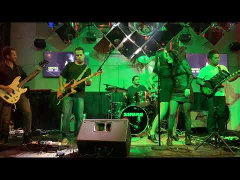 Guitarist in full band performance (Rock, Blues, RnB, Alternative)