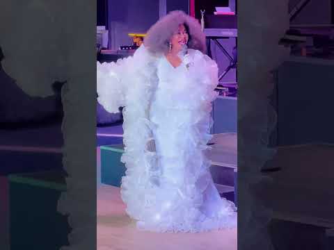 Stephanie Benson as Diana Ross