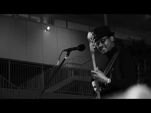 You remind me by Usher  (live cover)