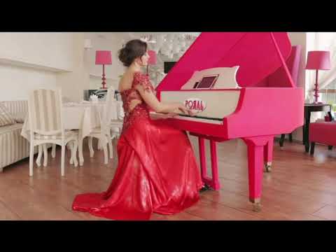Olena Hutsulyak female pianist/Dubai