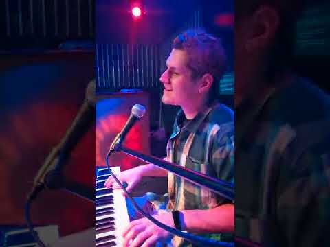 Bo live piano