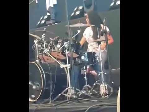 mimi the drummer girl 3