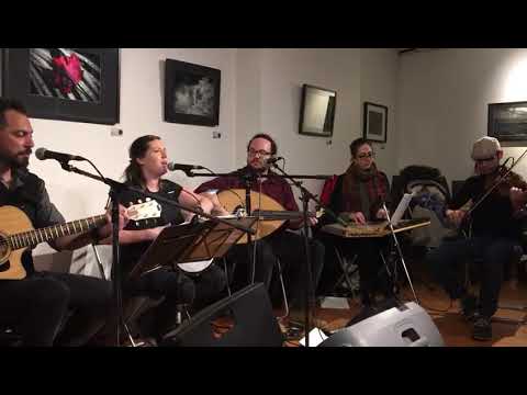 An enchanting collaboration with a talented Greek band, blending the soulful melodies of the violin with traditional Greek music. This unique performance celebrates the fusion of cultures through music