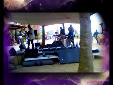 Solomon Willy live at Wahoos (Short version)