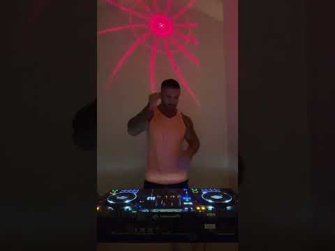 DJ MIKEY DEE VIBES