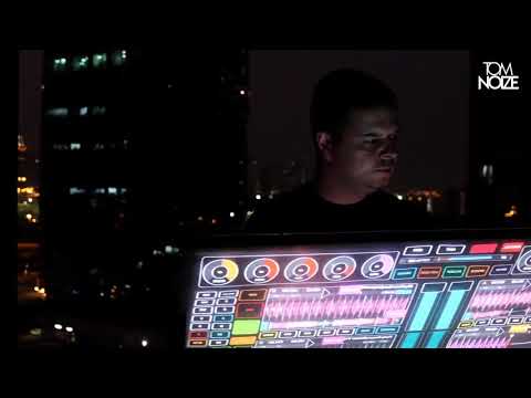 Hologram DJ