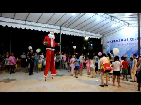 Dancing santa clause stilt