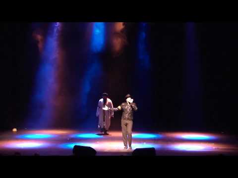 LIVE SINGING PERFORMANCE