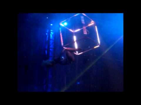 Art & Fire Shows - Aerial Cube LED Erika Lady Trapeeze