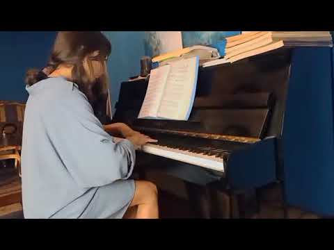tasnimplaysthepiano