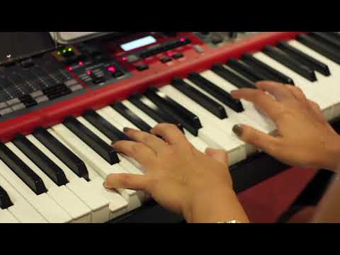 Groove Heavy feat. Julia Frantz - Foolosophy (Fusion Cover)