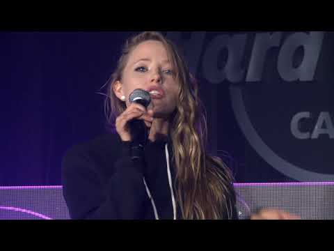 Mikayla Flowetry performance @ Hard Rock Cafe