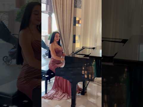 Anastasia pianist- jazz etude