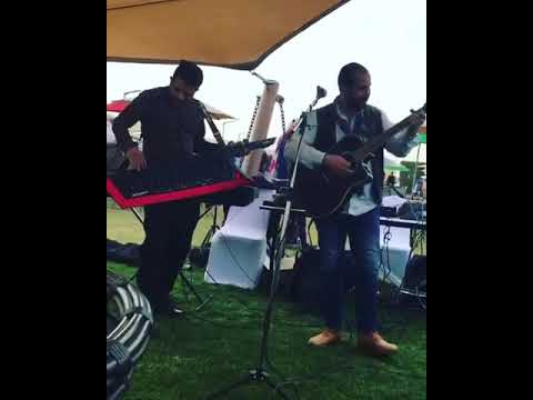 senorita on keytar