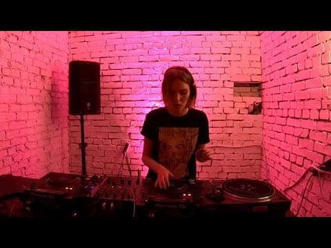 Minsbie / Gravity Tones I / Deep House [Studio DJ Set]