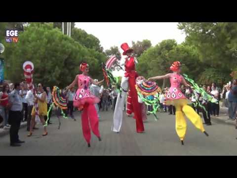 stilt walkers LIUAMANOV-SHOV - walking carnival"