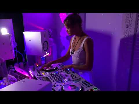 DUBAI PROGRESSIVE HOUSE Dj MiraSun